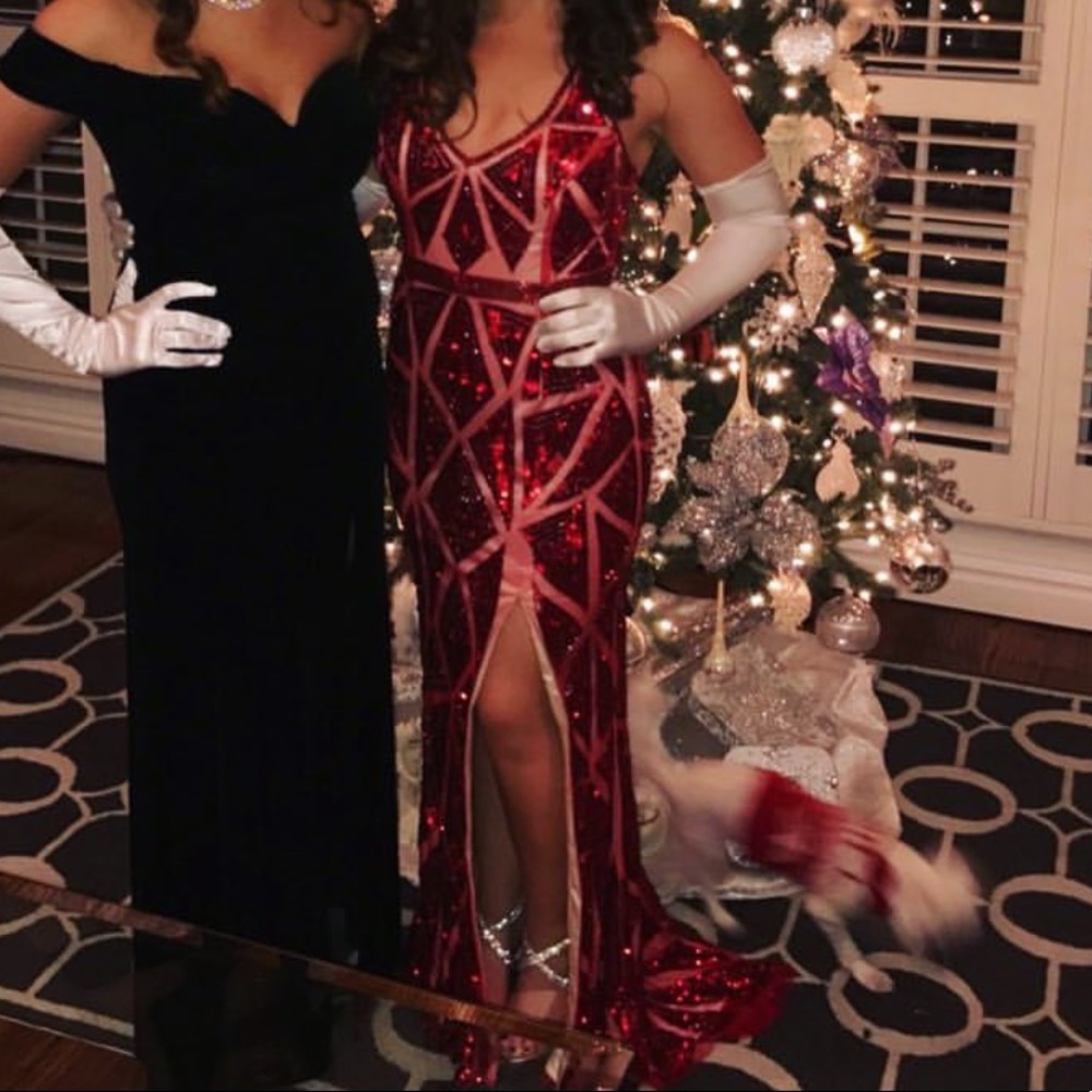 RED GOWN